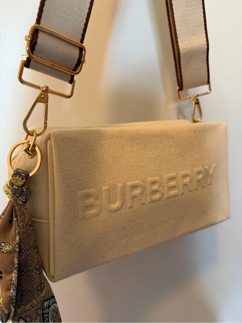 Burberry Cream Cosmic/Beauty Bag GWP item NWOT